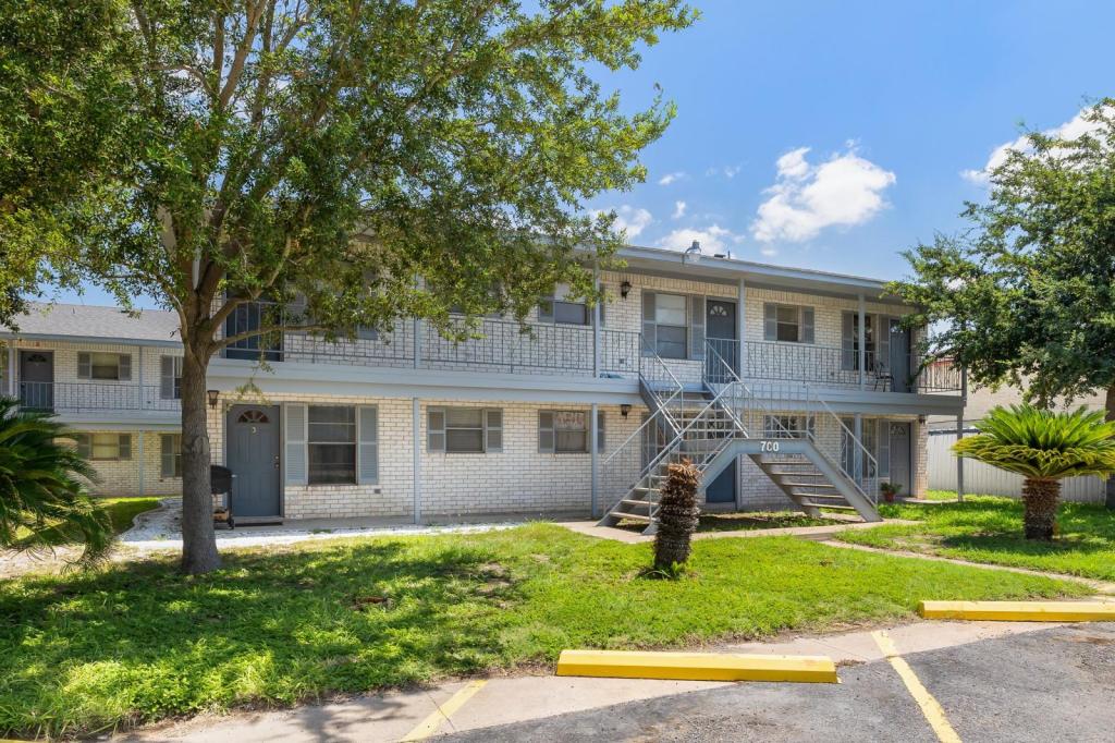Primary picture of 700 Toronto Ave Apt. A1 McAllen, TX
