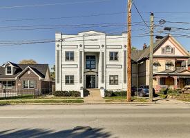 Primary image of 2442 North Illinois St