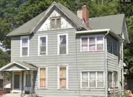 Primary image of 1027 S Oak Ave
