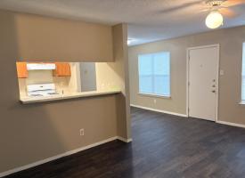 Primary image of 1401 WARRIOR ln #B