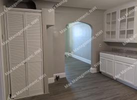 Primary image of 2432 White Oak Ave