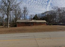 Primary image of 1210 NE Main St