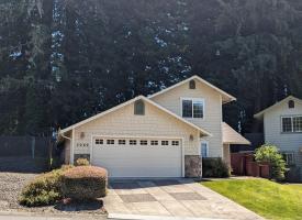 Primary image of 2060 Foxwood Dr