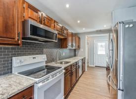 Primary image of 233 N Laurel Ln