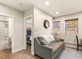 Primary image of 512 2nd Ave N