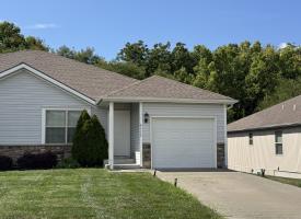 Primary image of 9326 N Robinhood Ave