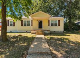 Primary image of 1607 E 31st St