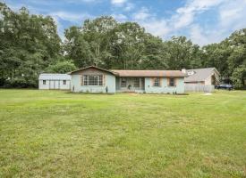 Primary image of 106 Wind Creek Ln