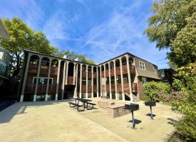Primary image of 3710 Wyandotte St, unit 8