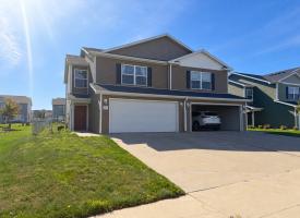 Primary image of 711 Weyburn Dr