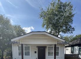 Primary image of 138 Paul St