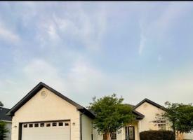 Primary image of 104 Belvedere Ln