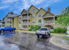 Primary image of 6009 Castlegate Dr W