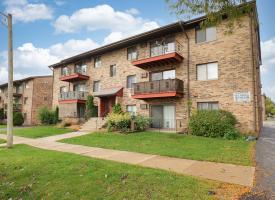 Primary image of 11810 S Komensky Ave #104