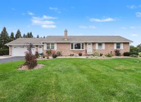 Primary image of 420 Heisers Ln