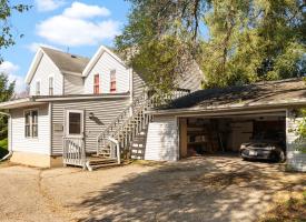 Primary image of 825 Columbus St