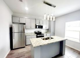 Primary image of 801 Sunset Dr Apt 1